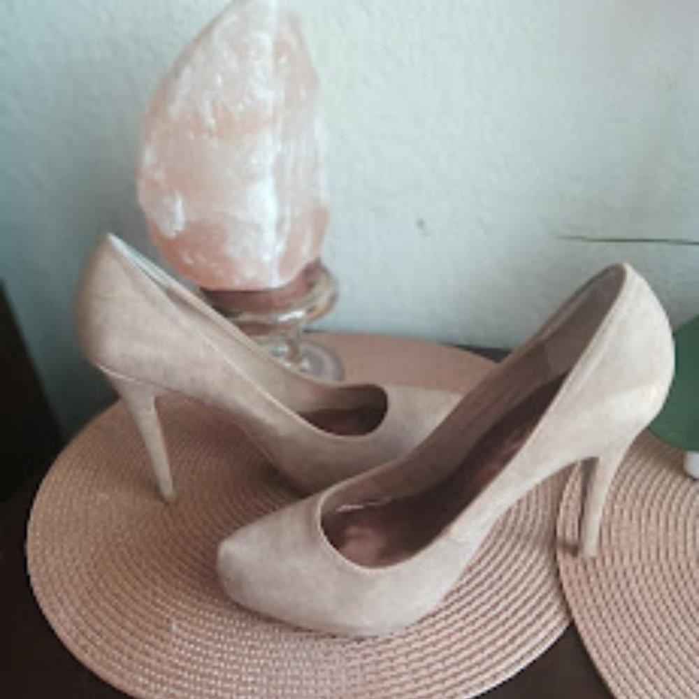Light beige closed toe heels